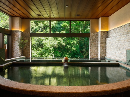 森のSPA「泉-IZUMI-」森林浴気分を愉しむ温泉大浴場