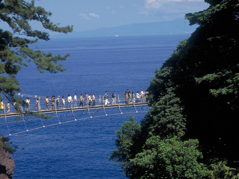 日本の魅力を探そう 城ヶ崎海岸 近畿日本ツーリスト Go To トラベルキャンペーンで中部に 近ツー社員が厳選した かってに世界遺産 を見に行こう 近畿日本ツーリスト