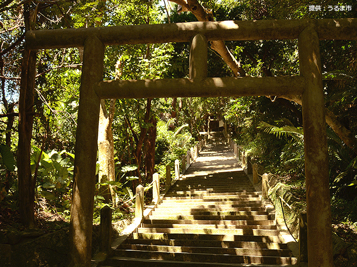 日本の魅力を探そう 浜比嘉島 近畿日本ツーリスト Go To トラベルキャンペーンで九州 沖縄に 近ツー社員が厳選した かってに世界遺産 を見に行こう 近畿日本ツーリスト