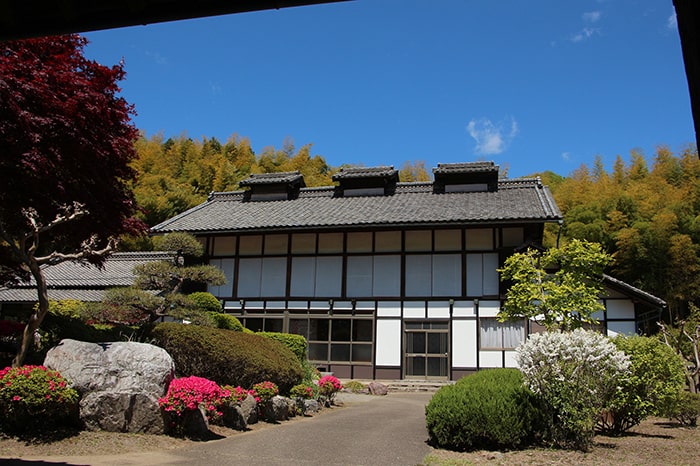 高山社跡