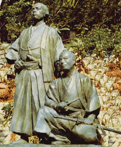 坂本龍馬と中岡慎太郎像