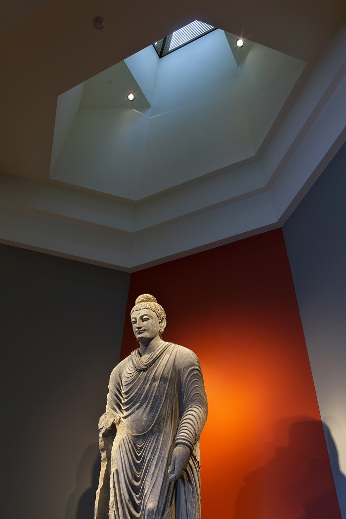 南アジア展示室 仏立像 ガンダーラ 2世紀後半