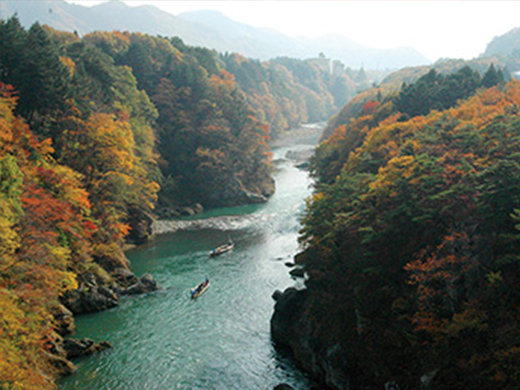 鬼怒川温泉の紅葉イメージ