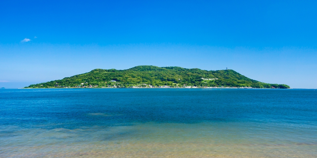 博多湾の中央に浮かぶ能古島