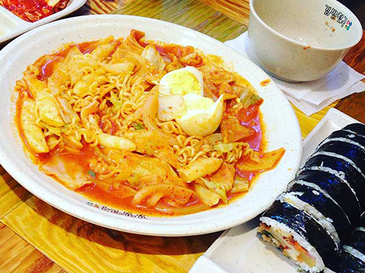 チェーン店「キンパ天国」もお休みの場合あり(個人撮影)