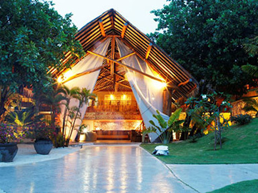 ポリネシアらしい雰囲気のホテル