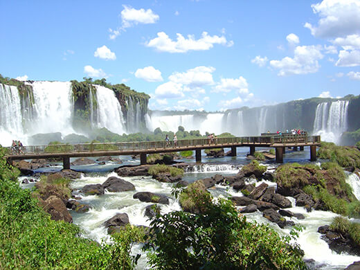 南米に行くならはずせない イグアスの滝の絶景を1 満喫する方法 旅する地球 近畿日本ツーリスト