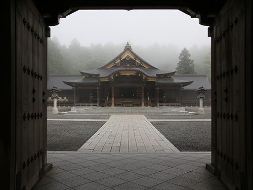 彌彦神社