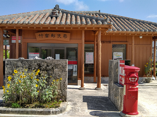竹富島のおすすめ観光スポットをご紹介 赤い瓦屋根と青い海が美しい南の楽園へようこそ 近畿日本ツーリスト 竹富島のおすすめ観光スポットをご紹介 赤い瓦屋根と青い海が美しい南の楽園へようこそ 近畿日本ツーリスト