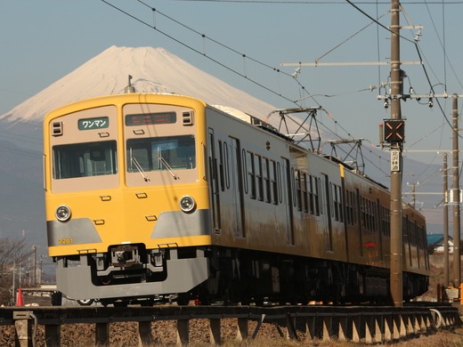 非日常体験！約2時間30分の電車内で楽しむ特別なひととき