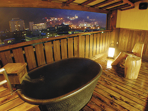 紗々羅館客室「月の灯り」の露天風呂